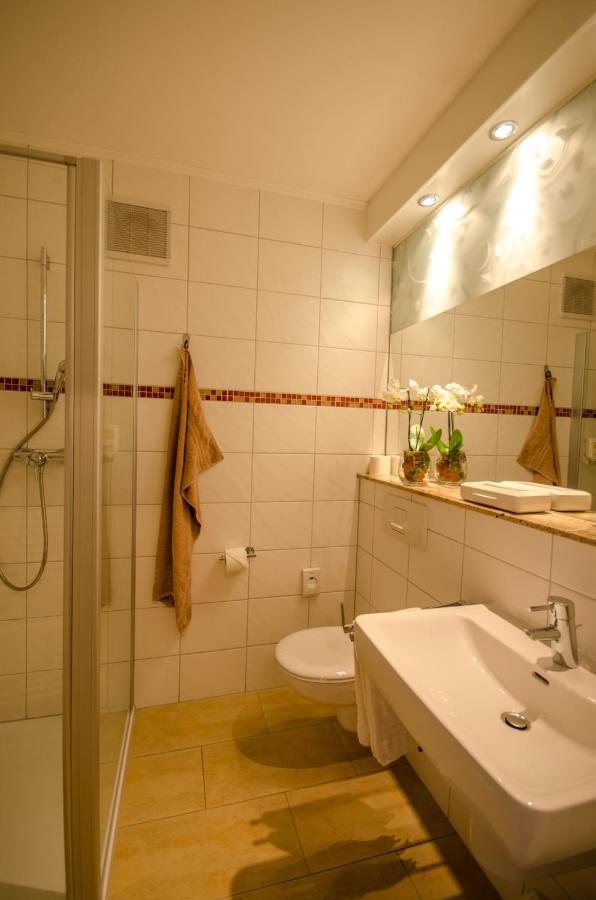 Hotel Stadt Ауріх Екстер'єр фото